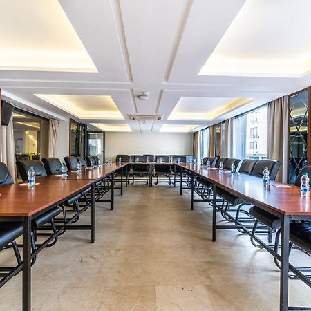 One Hotel คาซาบลังกา ภายนอก รูปภาพ The meeting room of the African Union