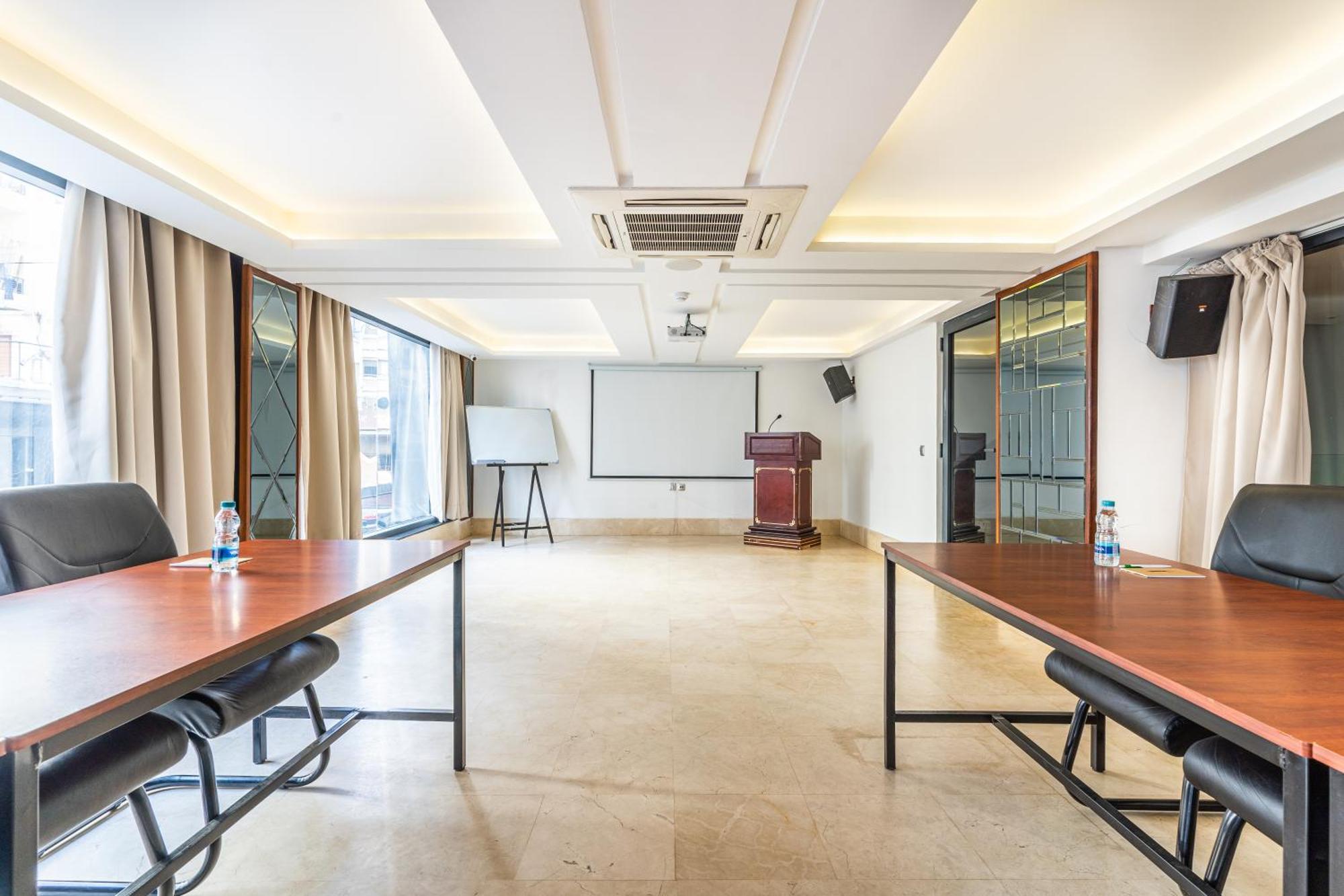 One Hotel คาซาบลังกา ภายนอก รูปภาพ Meeting room